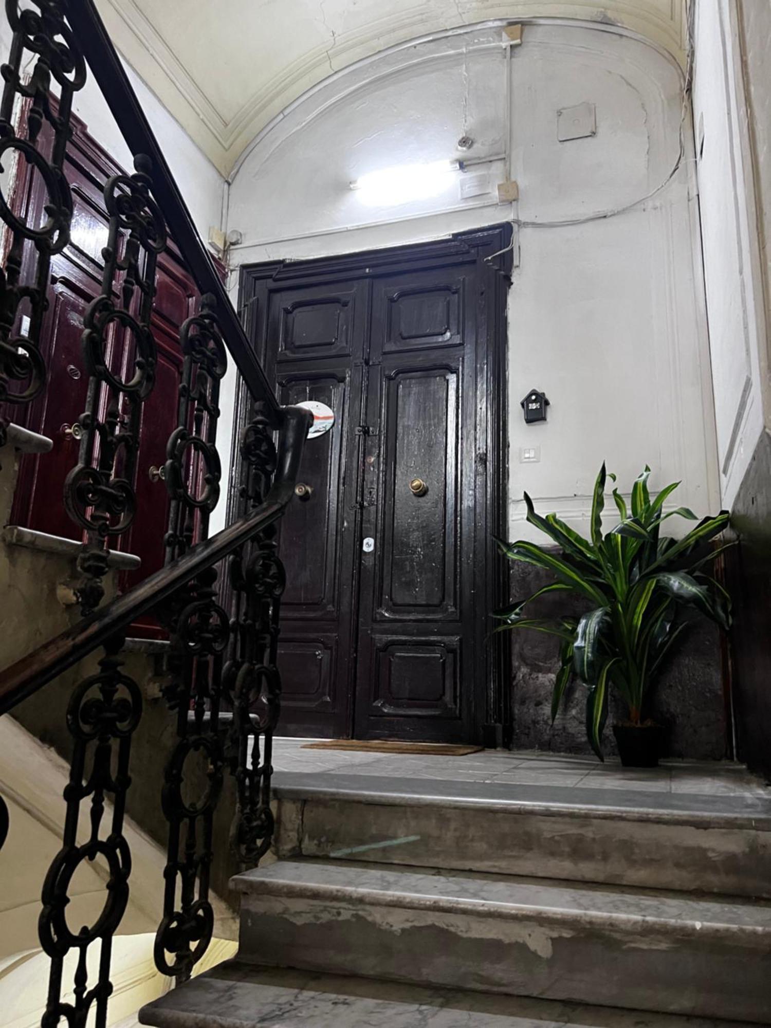 La Porta Accanto نابولي المظهر الخارجي الصورة
